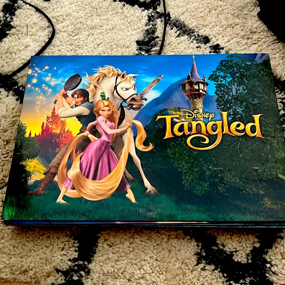 Disney Tangled Exclusive Commemorative Lithographs 2011 set 4 with Folder
